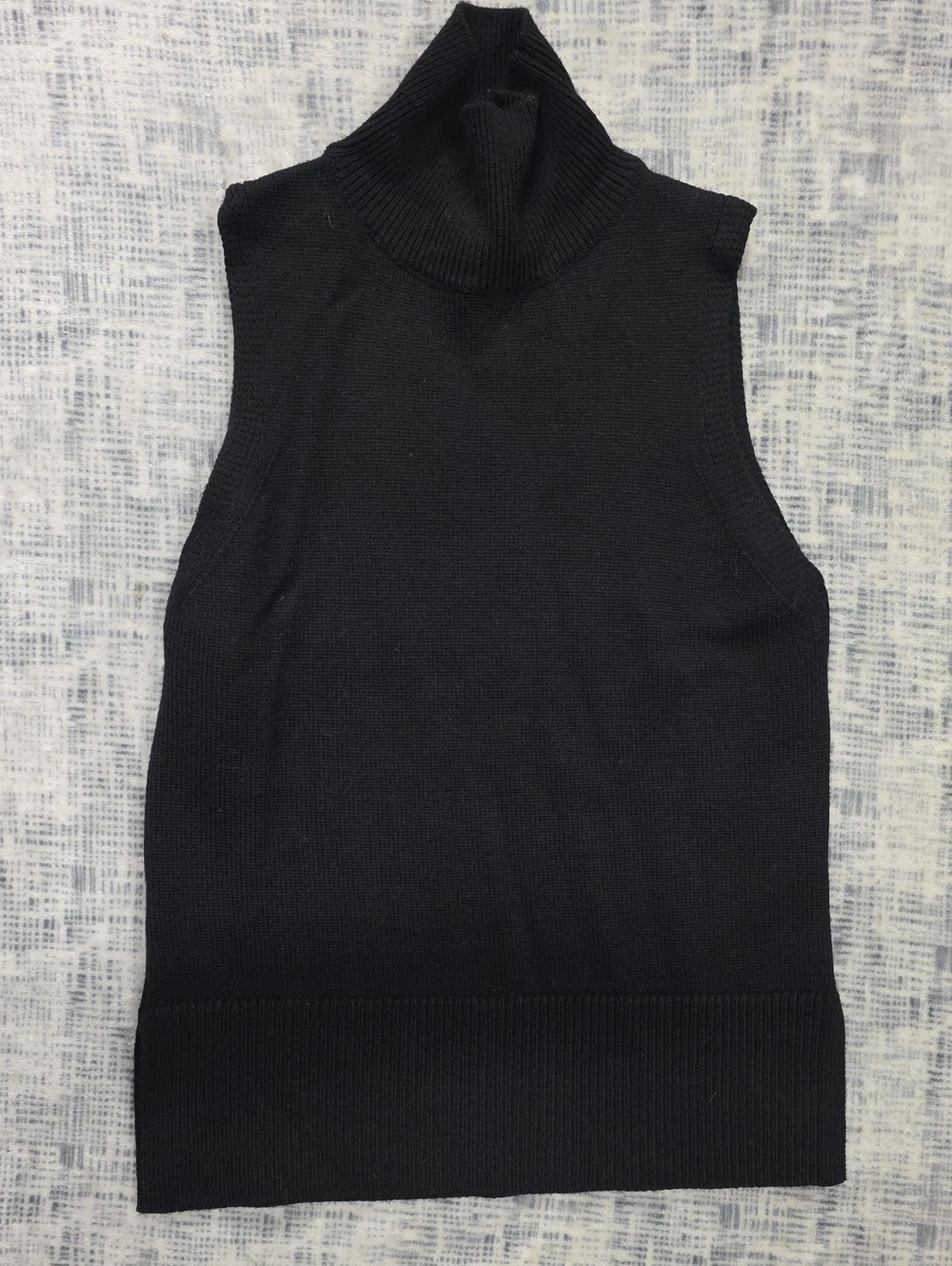 Aritzia Sleeveless Black Turtleneck Sweater